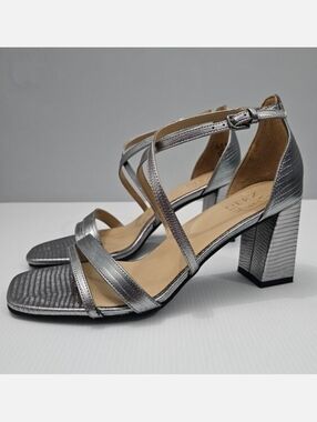 Naturalizer Tiff Block Heel Womens 9.5 Metallic Pewter Leather Strappy Sandal